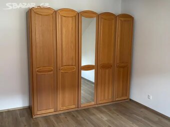 Jitona Masivní dubová šatní skříň (5 dveřová) - 6