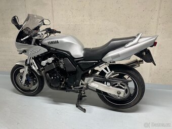 YAMAHA FZS 600 FAZER - 6