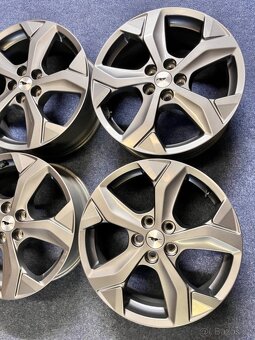 5x108 R18 Originál Alu Mustang Mach Electric 2022 - TOP STAV - 6