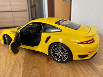 Porsche 911 (991) Turbo S 1:18 Minichamps - 6