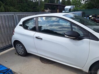 Peugeot 208 - 6