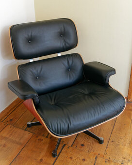 Vitra Eames Lounge Chair kožené křeslo černé včetně taburetk - 6
