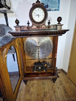 Starožitný hrací stroj Polyphon, Lipsko, Německo, 1898 - 6