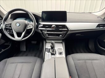BMW Řada 5 3,0 530d 210kW DPH 1.maj. ČR - 6