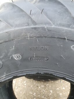 Pneu BKT 400 / 60 - 15,5 - 6