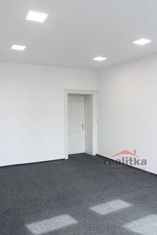 Pronájem nebytových prostor na Dolním náměstí v Opavě - 6
