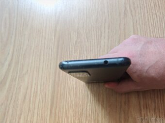Asus Zenfone 8 - 6
