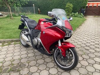 Honda VFR 1200 F - 6
