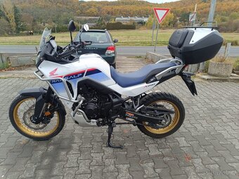 Honda Transalp XL750 - 6