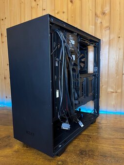 Počítačová skříň NZXT - 6