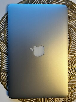 Macbook Air 11’ 256 SSD 8gb RAM - 6