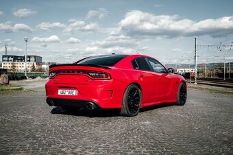 DODGE CHARGER HELLCAT 6.2 SUPERCHARGED V8 - 6
