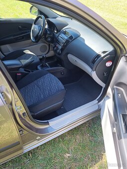 Kia Ceed 1.6 Crdi 2008 - 6