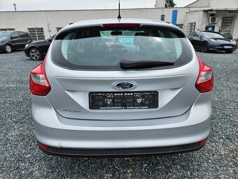FORD FOCUS 1.6i 77KW HATCHBACK 2011 102TKM - 6