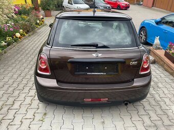 Prodám Mini Cooper 1.6 i,r.v.2012 75 koní, nový olej a brzdy - 6