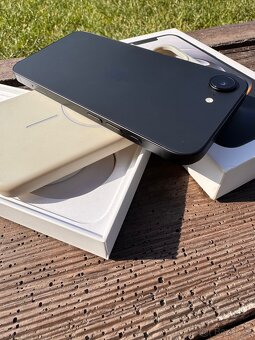 Apple iPhone 16e, 128GB, černý - 6