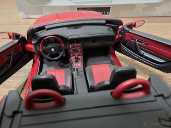 Mercedes Benz SLK Model 1:18 - 6