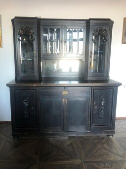 Starožitný velký kredenc - 6