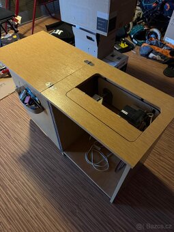 Retro skříňový šicí stroj Lucznik 438 - 6