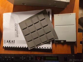Akai MPC 2000 - 6