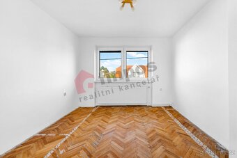 Prodej bytu 2+1 55 m2 se zahradou 280 m2 a garáží v Újezdu u - 6