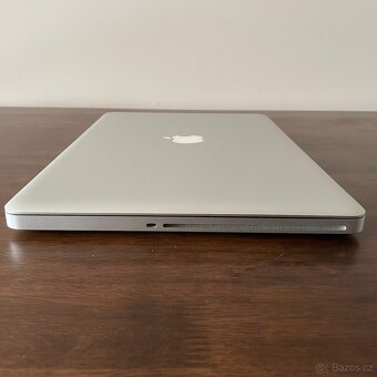 Apple Macbook Pro 15.4-inch - 6
