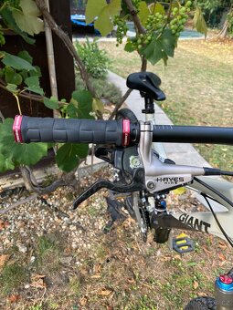 CELOODPRUŽENÉ HORSKÉ KOLO GIANT REIGN ZERO RÁM L, KOLA 26” - 6