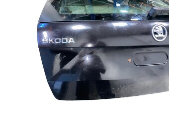 Páté dveře černá metalíza LF9R Škoda Octavia 3 FL kombi 2019 - 6