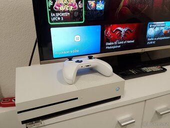 Xbox one s + 6 her - 6