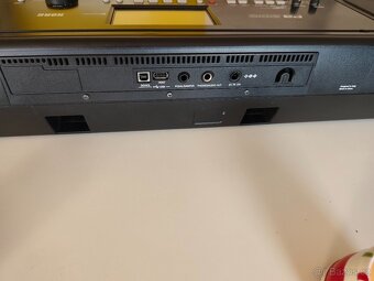 Prodám klávesy KORG-PA 300 - 6