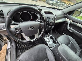 KIA SORENTO NAFTA 2.2 145KW 7 MIST 2011 - 6
