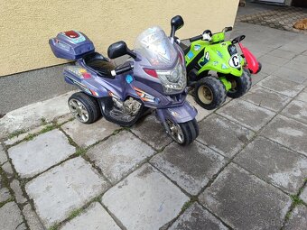 Dvě elektrická vozítka a šlapací motokára - 6