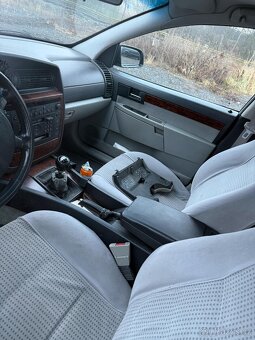 Opel Omega 3.0 V6 - 6