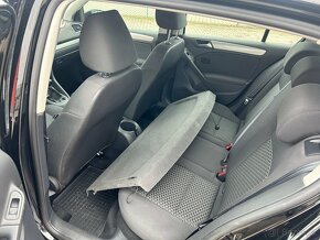 Volkswagen Golf 1,6 TDI 66kw r.v. 2011 - 6