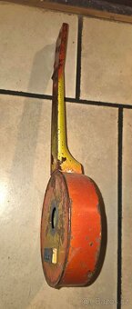 Plechová hračka ve tvaru banja, Velmi stará ruční výroba. - 6