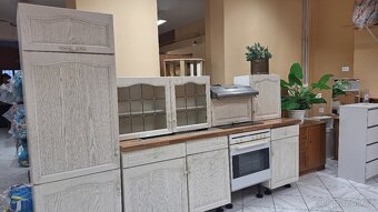 Bílá rustikální kuchyňská linka - 6