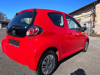 TOYOTA AYGO 1.0VVT-i AUTOMAT 80.000KM PĚKNÝ STAV - 6
