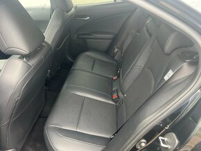 Lexus UX 250h, 2,0 HSD Luxury - 6