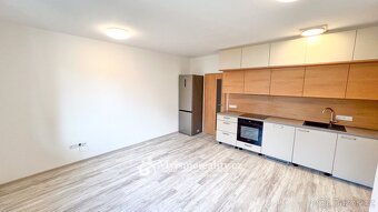Pronájem bytu s balkonem 2+kk, 40 m2 - Znojmo, ul. Jarošova - 6