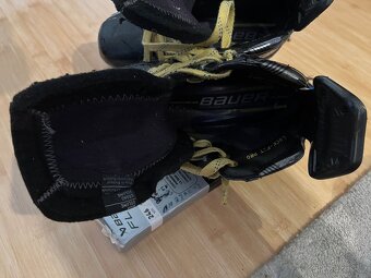 Hokejové brusle Bauer 5/3 - 6