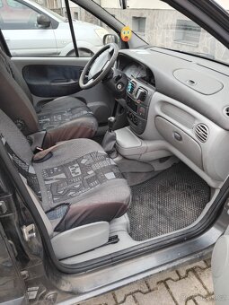 Renault scénic 1.9 - 6