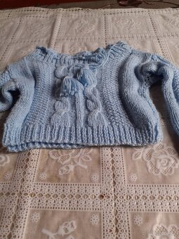 Zimní  overal 3 až  6 měsíců, dupačky  ,čepičky - 6