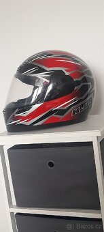 Helmy a oblečení na moto - 6