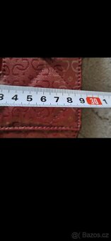 Vínová  kabelka Guess - 6