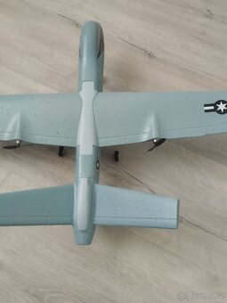 Model letadla Predator - 6