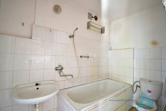 Prodej prostorného rodinného domu v klidné části Nové Paky – - 6