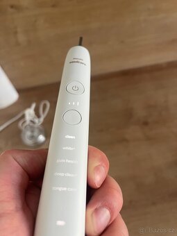S onický kartáček Sonicare DiamondClean HX993B - 6