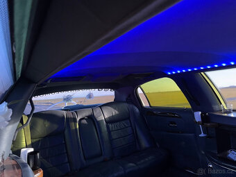 limuzína Lincoln Town Car V8 - 6