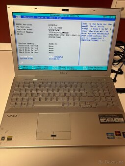 Sony VAIO SVE2V9E – stylový notebook s vadou - 6