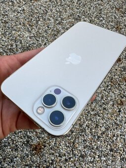 iPhone 12 pro - baterie 100% - 6